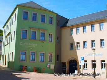 barrierefreies Wohnhaus des Lebenshilfe Westsachsen e.V. mit Café Marie