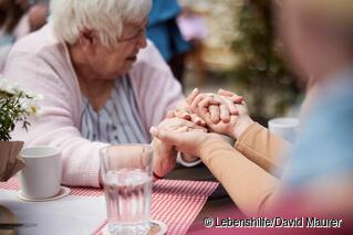 Begegnung zwischen Menschen